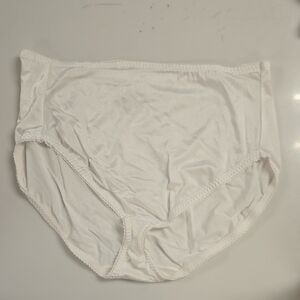 2 Pairs Vassarette Hi-cuts NWOT